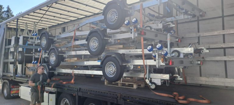 Böckmann Trailer für Boote, 1800kg, gebremst, 100km/h