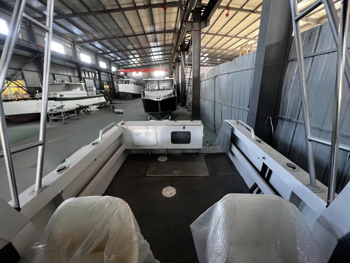 Aluboot Aluminium Kajütboot mit Schlupfkabine, 5,80m Länge