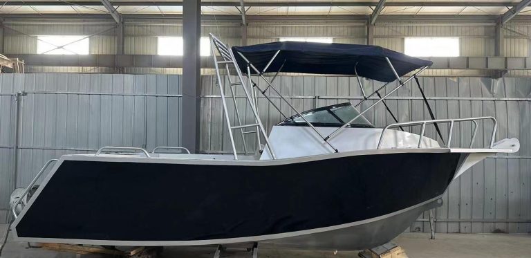 Aluboot Aluminium Kajütboot mit Schlupfkabine, 5,80m Länge