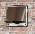 Wetterschutzgitter aus Edelstahl mit Haube und Klappenblatt in der Haube