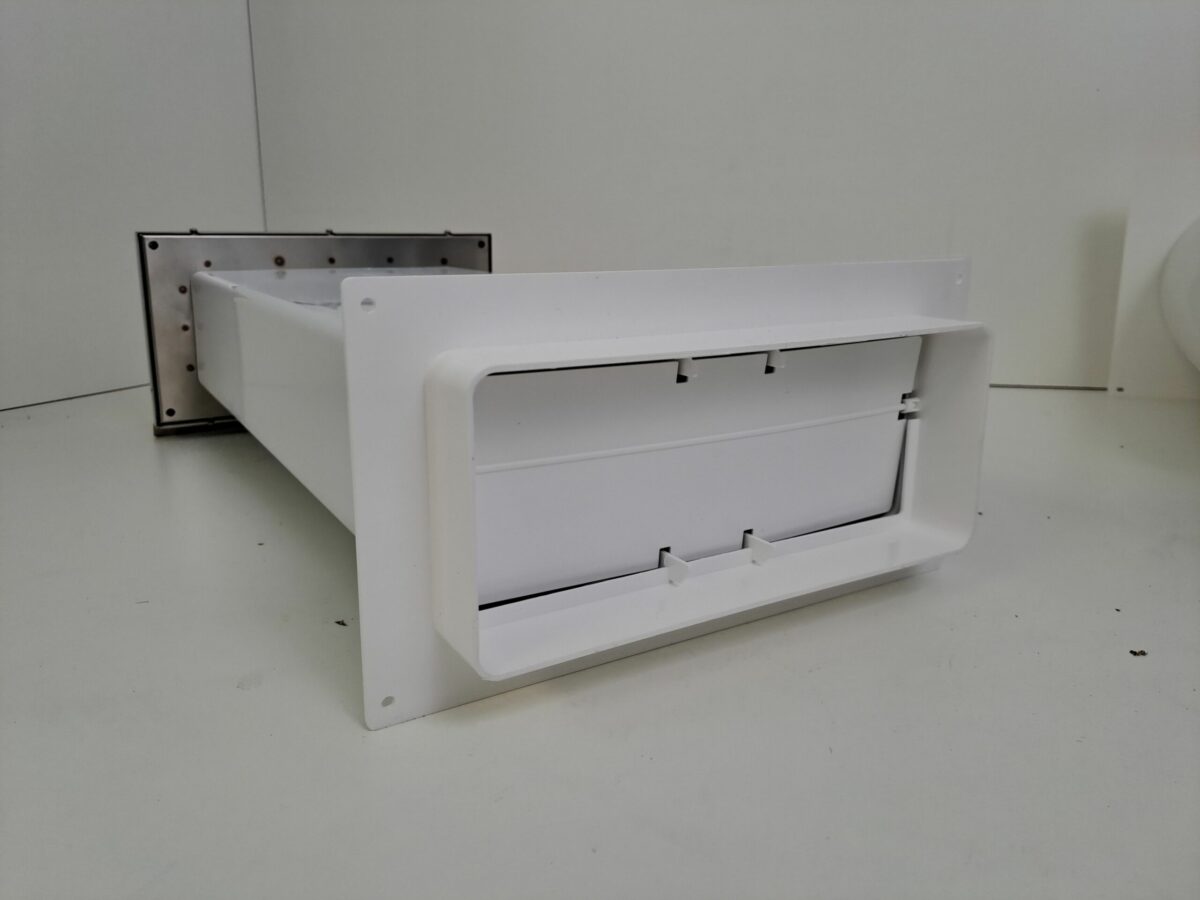 Flachkanal Set 220x90 mit Edelstahl Wetterschutzgitter S6-K-WSGEHi, runter zur Haube mit Aluflex